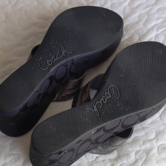 Chunky coach sandals with flower detail - Picture 5 of 8